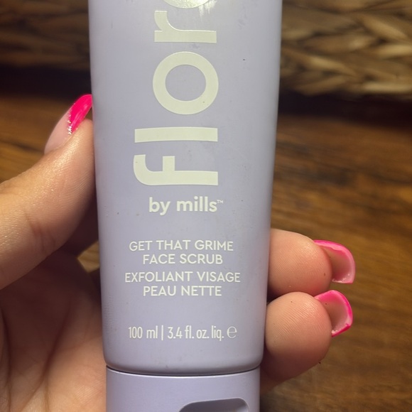 Florence by Mills Get That Grime Face Scrub - Picture 2 of 3